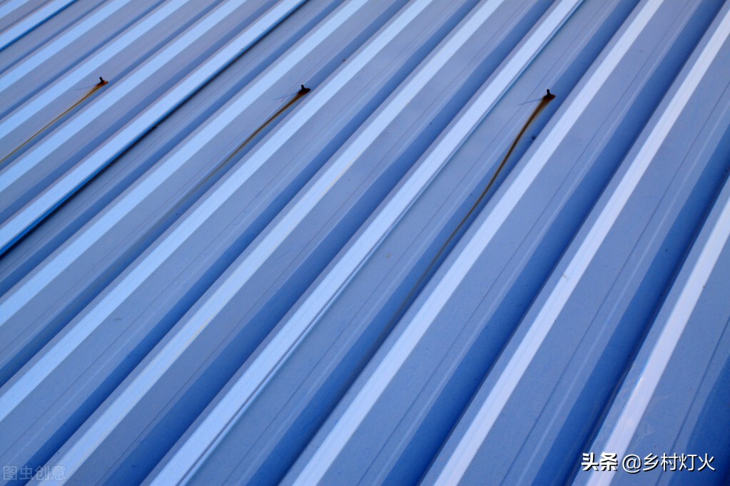 农村建房用彩钢瓦可以省去很多烦恼吗？的使用寿命问题(图1)