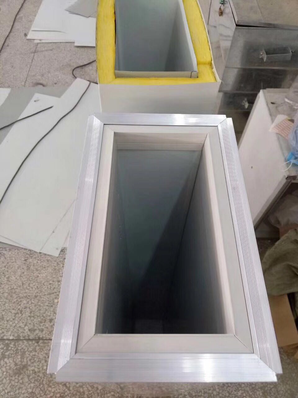 山东创新建材成套设备有限公司标题：双面镁质彩钢风管(图1)