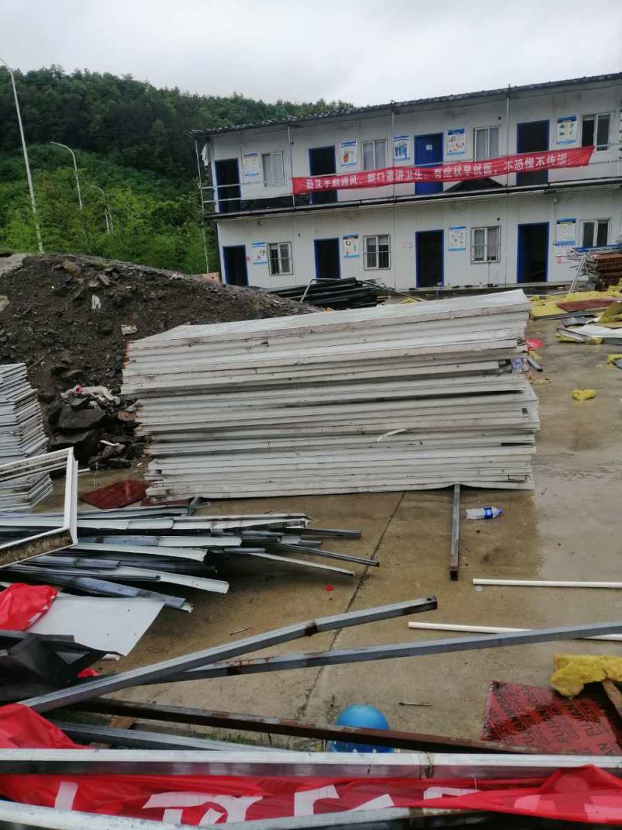 莱芜活动板房拆除板房和轻钢组合房潜力的建材(图1)
