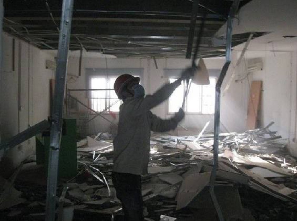 二手彩钢房活动房 二氧化硅气凝胶是一种的无定形硅胶，与结晶硅胶(图4)