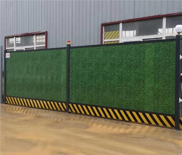 安装市政施工围挡应以不影响行人安全和通行的前提下进行(图1)