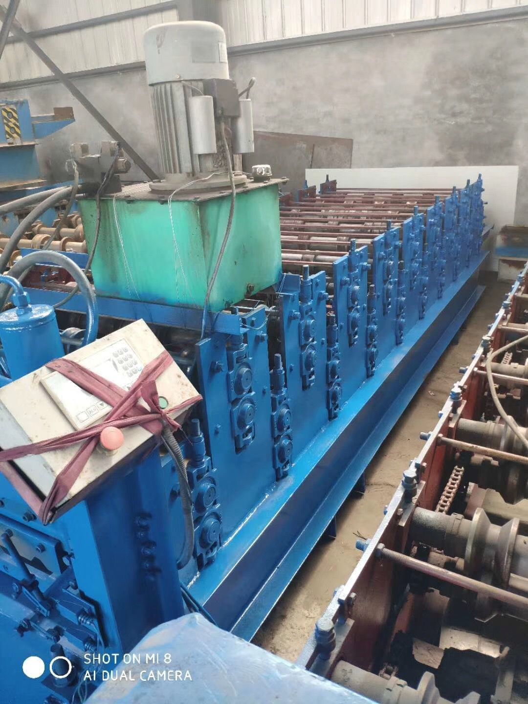 彩用45度揽口咬合安装，使屋面屋面防水效果更好。(图4)