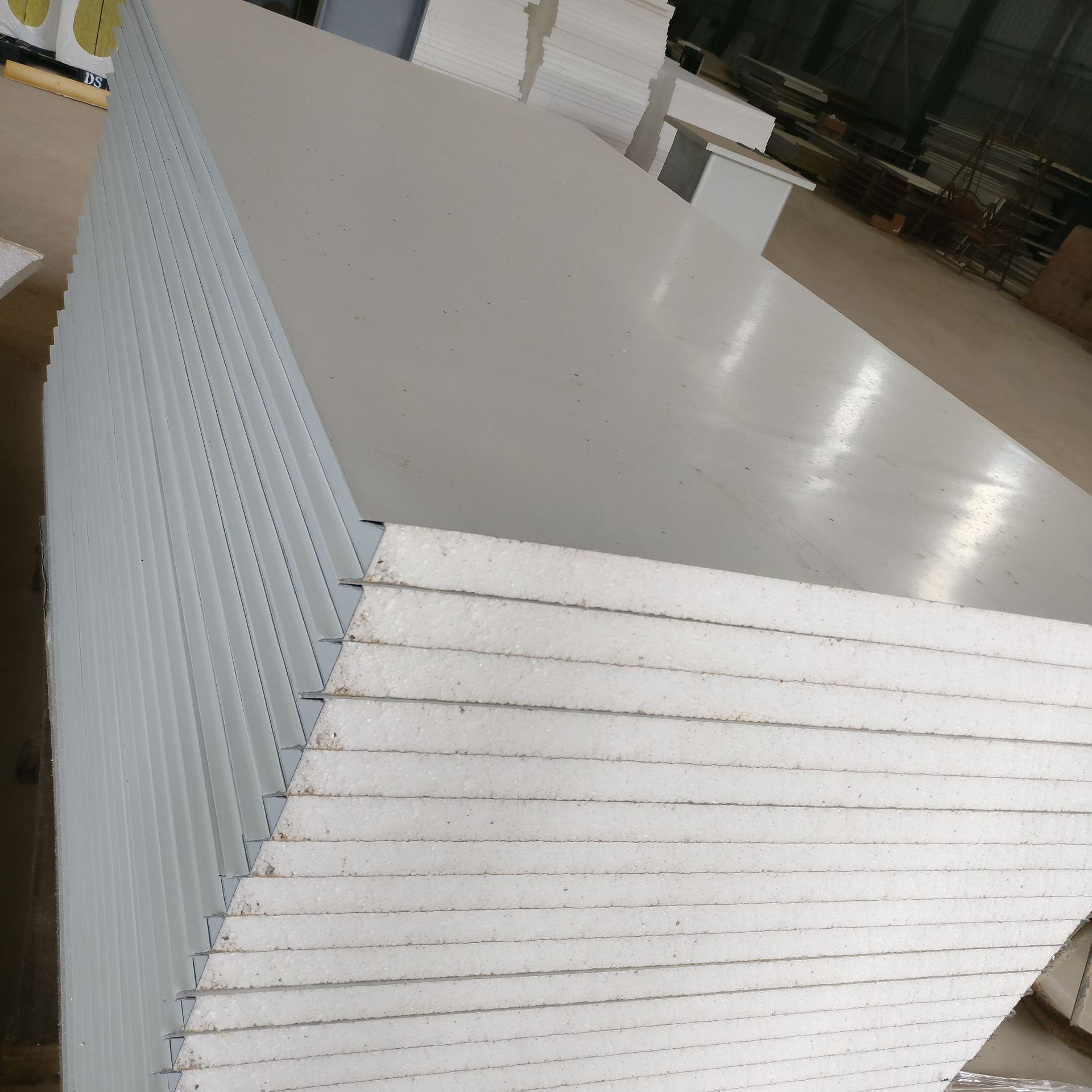 彩钢夹芯板的规格、性能和性能、特点及性能(图5)