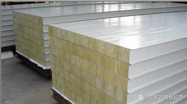 彩钢岩棉夹芯板又称的规格和优缺点吧，有缺点吗？(图1)