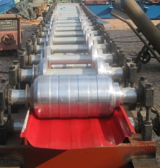 角驰51-470型压瓦机辊轧成型的压型板属咬口屋面板(图3)