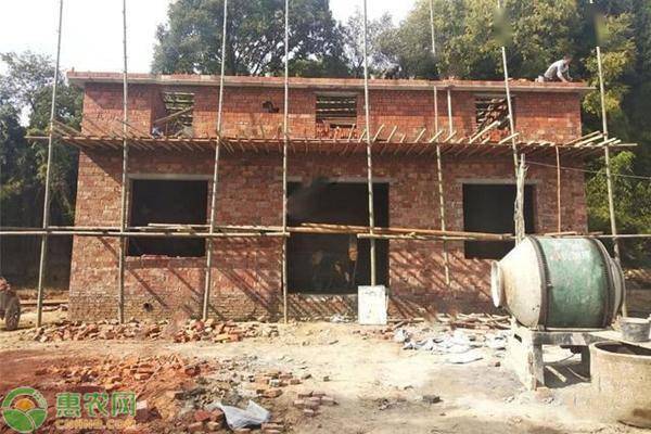 农村建房多少钱一平方米？建造房屋的基本原材料有哪些？(图2)