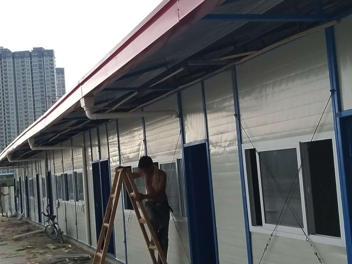 
祈虹彩钢活动房厂家专业拆装活动房，拆装彩钢房260㎡(图1)