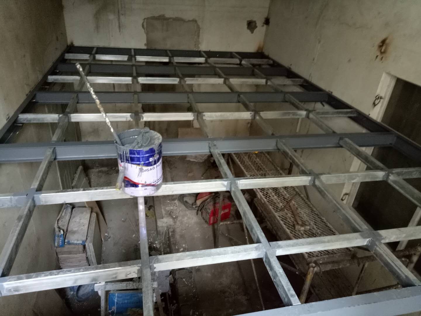 北京房山楼房顶层怎样搭建隔层阁楼做夹层咨询(图1)