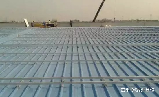 彩钢瓦屋面建设要求彩钢屋面光伏发电项目的布置方式布置
(图25)