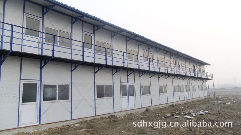 
彩钢活动房板材--彩钢夹芯板板材板材


(图1)