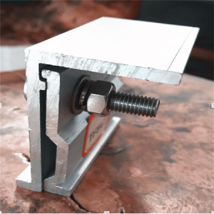 周口彩钢瓦铝铝夹具型号
(图2)