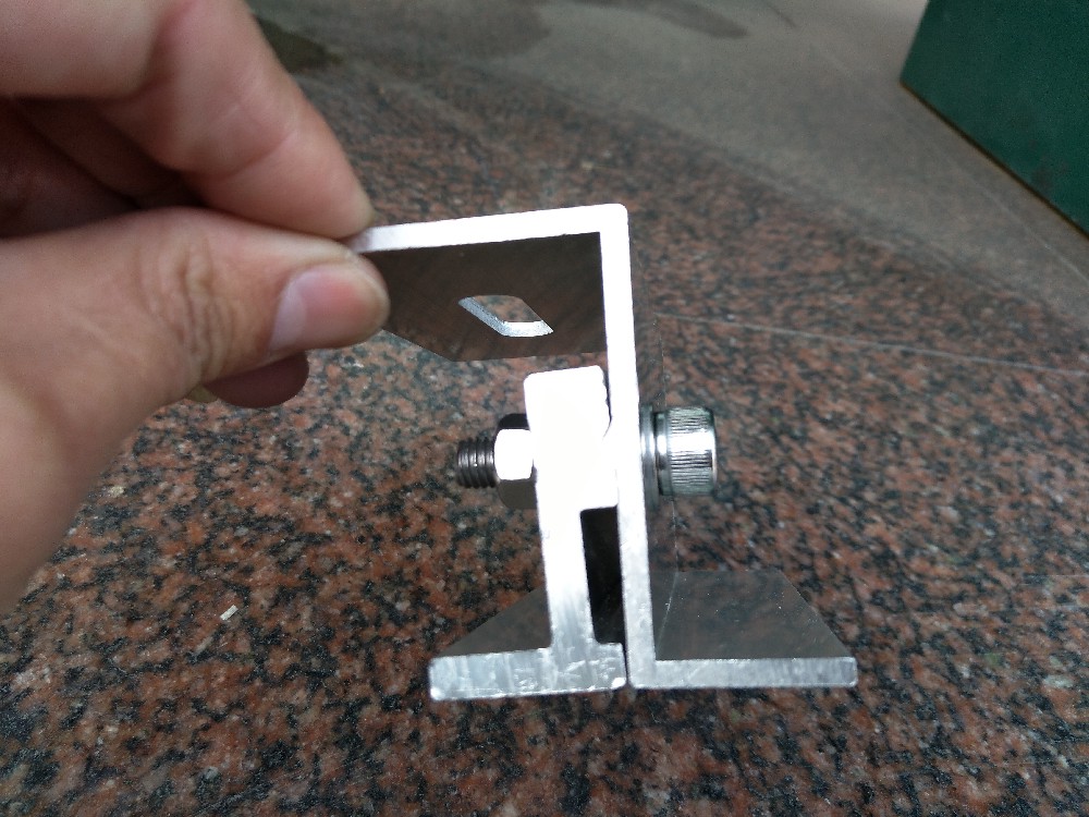 周口彩钢瓦铝铝夹具型号
(图4)