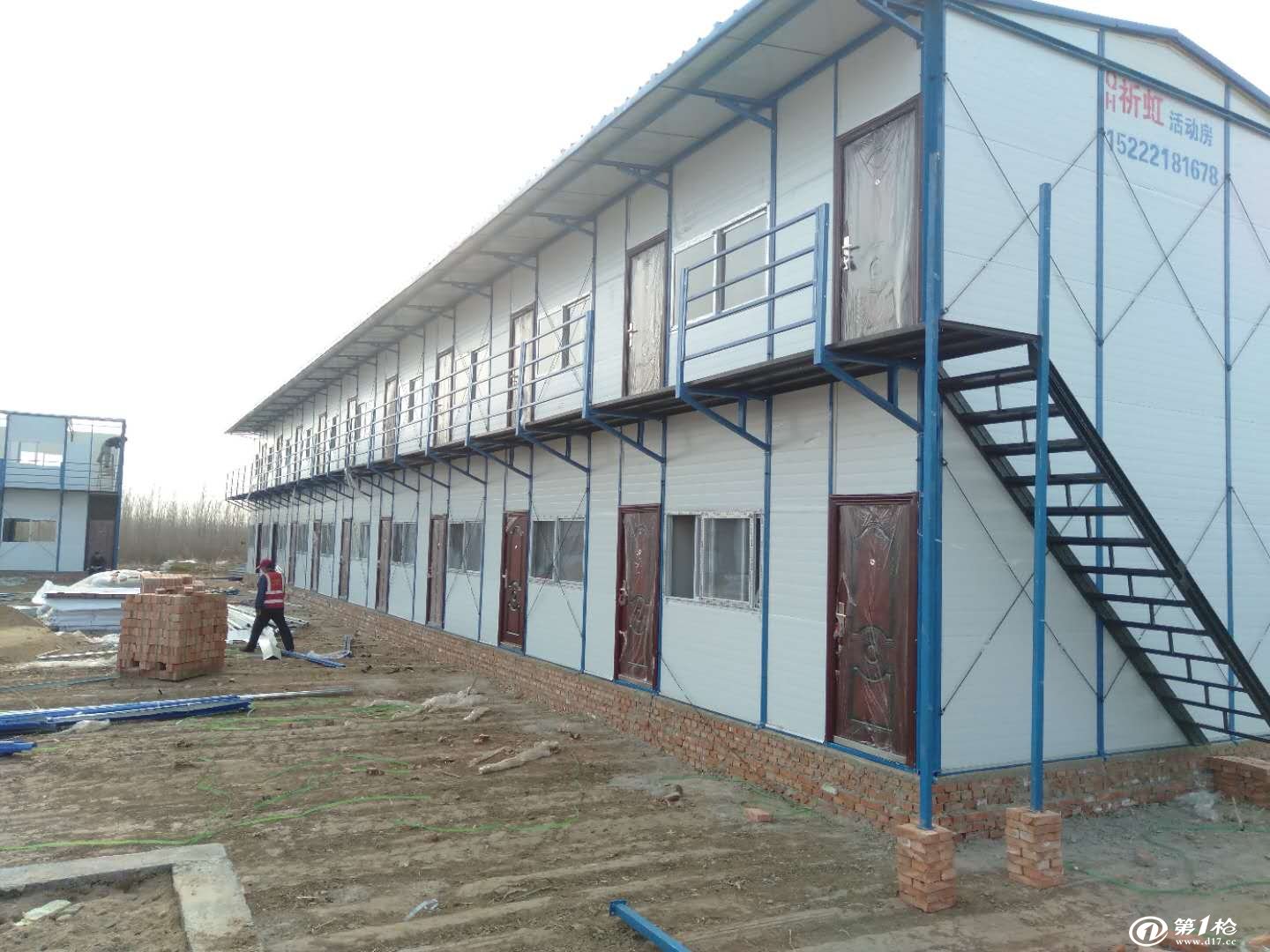 
彩钢房磷镁活动房板材的特点及安装产品的区别


(图2)