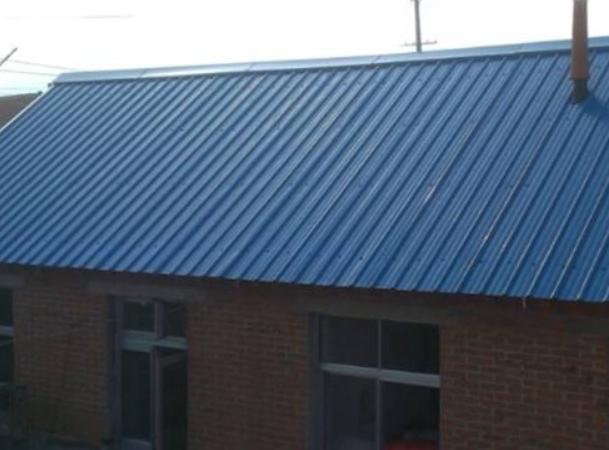 
农村建设屋顶彩钢顶的好处有坏处吗？(图)(图2)