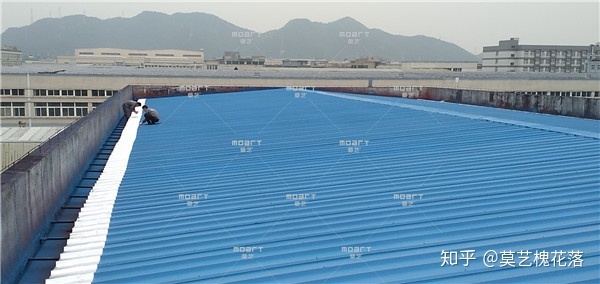 农村人的生活越来越来好，房屋也不是以前的瓦了(图1)