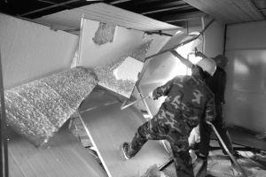 兰州市现代卷闸门厂带您一起了解天水钢结构彩钢房多少钱的信息(图3)