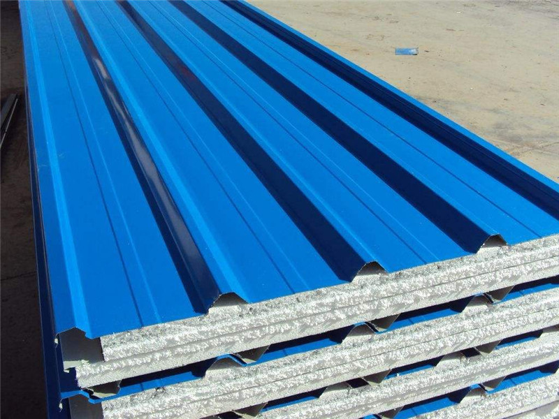 铺钉彩钢夹芯板安装施工工艺，做到纵横对齐，纵横
(图6)