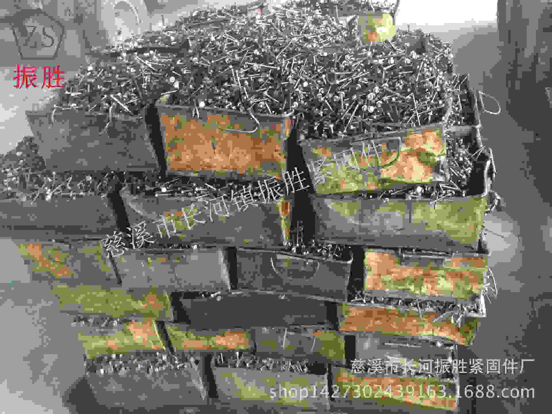 彩钢机械设备行业发展现状介绍-高空滑移法中网架(图2)