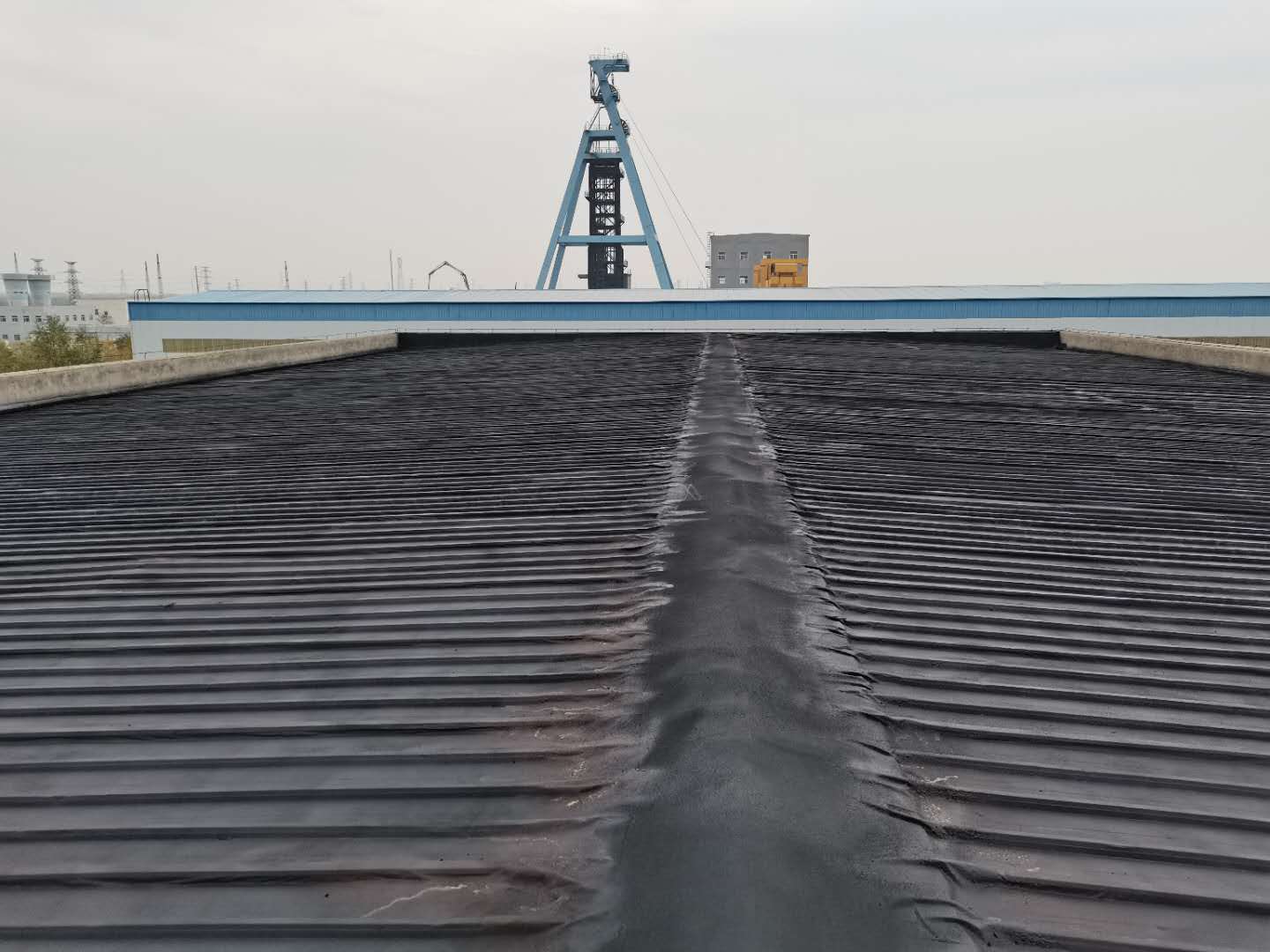 彩钢屋面常见渗漏点分析及解决流程天沟防水处理
(图6)