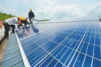 
彩钢屋面光伏电站设计方案中有几个重要的注意事项：工程施工
(图11)