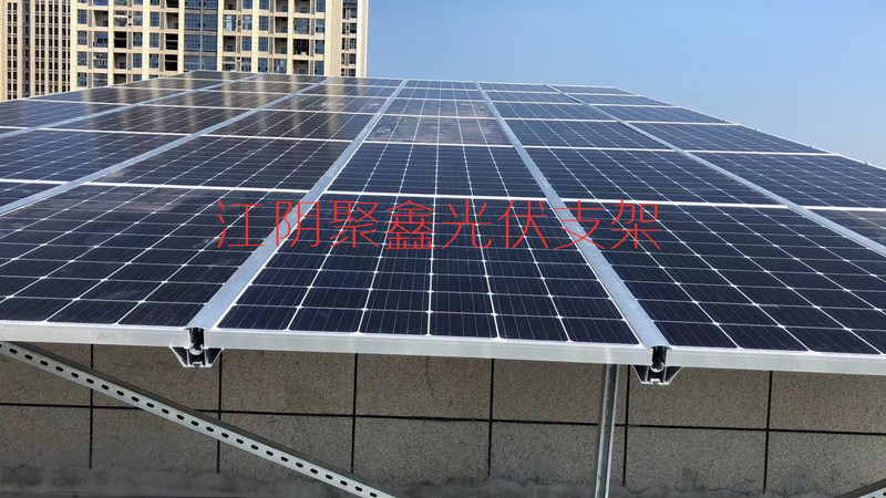 
彩钢屋面光伏电站设计方案中有几个重要的注意事项：工程施工
(图7)