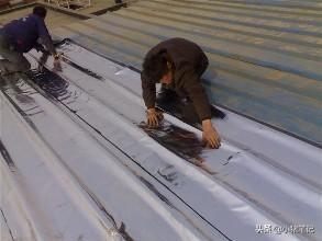 彩钢瓦地亿建设工程有限公司施工的安全注意事项是怎么样的(图1)