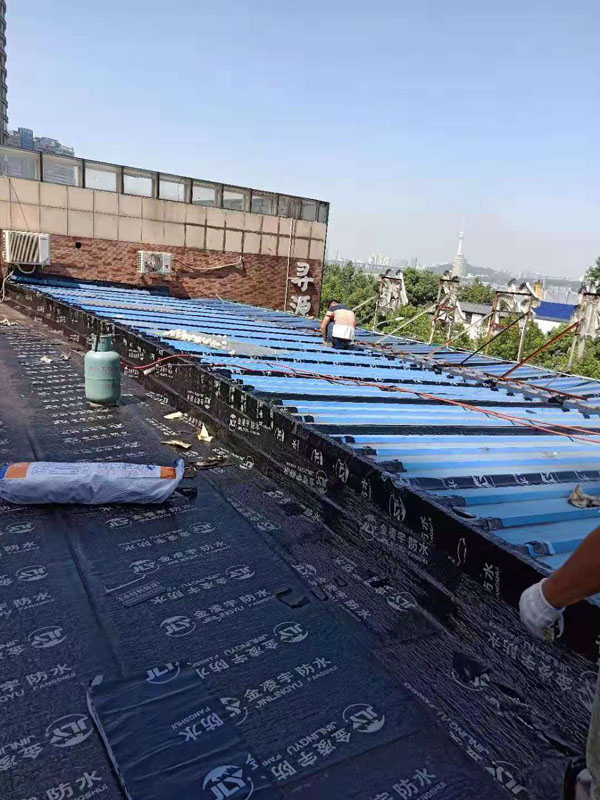 就是钢结构屋面漏水形成的大部分原因，值得收藏！！(图1)