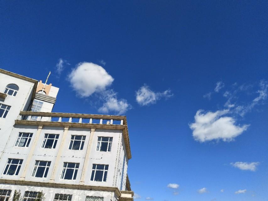 
拆了某些楼顶的彩钢房从楼上到楼下的住户将面临更大

(图3)