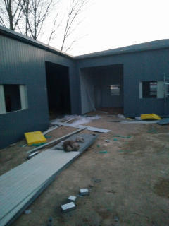 
为什么国家对彩钢建房限定如此严格？看完你就知道了
(图4)