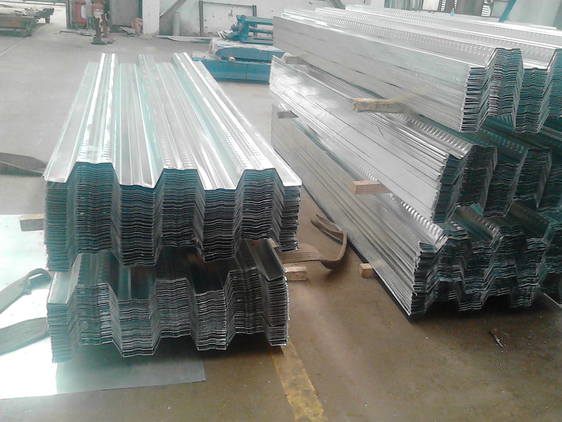 上海昊熠彩钢结构工程有限公司详细咨询客服!(组图)









(图1)