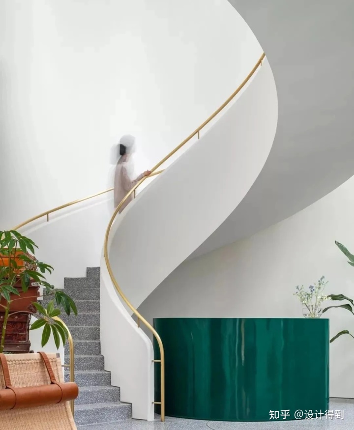 彩钢房设计 近几年提的就是“旋转楼梯”，只能告诉你！(图24)