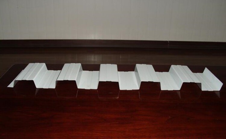 施工现场设围挡促彩钢板发展，选择产品千万不能盲目！(图4)