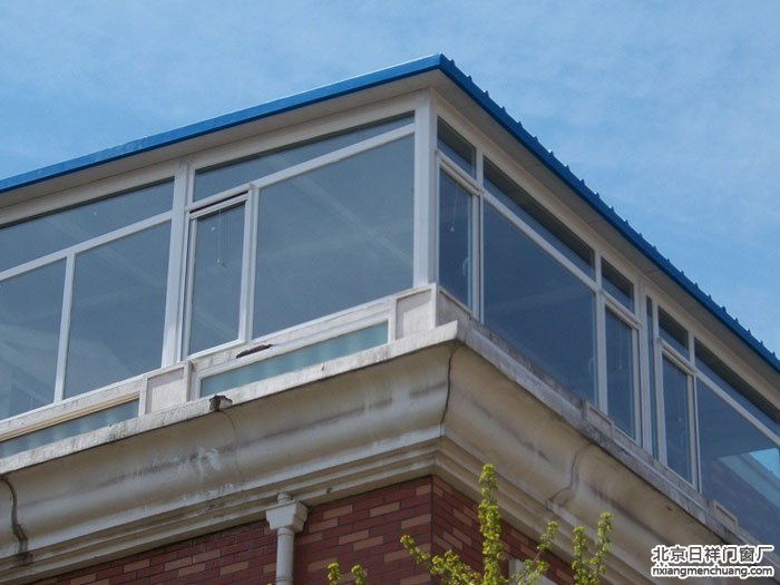 
活动房材料批发简述塑钢窗的组成要点有哪些(组图)
(图3)