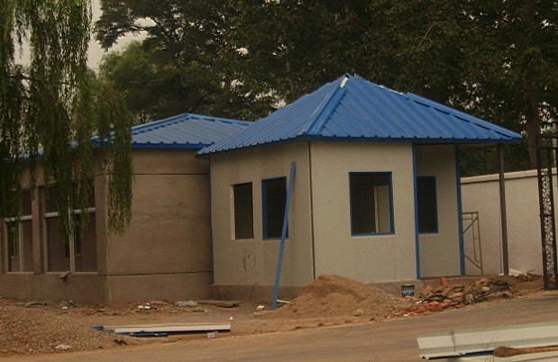 房顶彩钢房厂家在未来发展道路中要坚持的基本原则之一(图2)