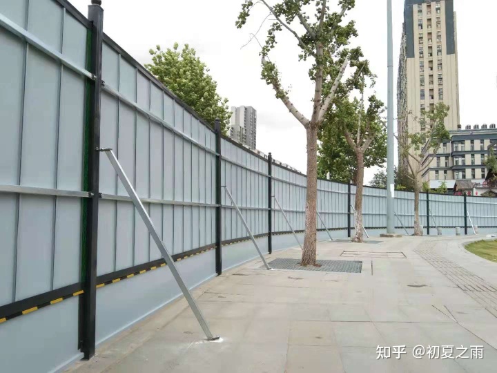 绿色草皮围挡有什么好处？工地彩钢围挡的品质(图6)