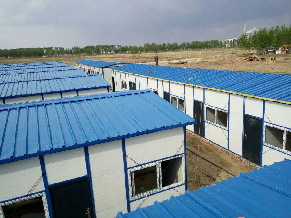 祈虹彩钢活动房钢板的特点有哪些？彩钢活动房板材(图2)