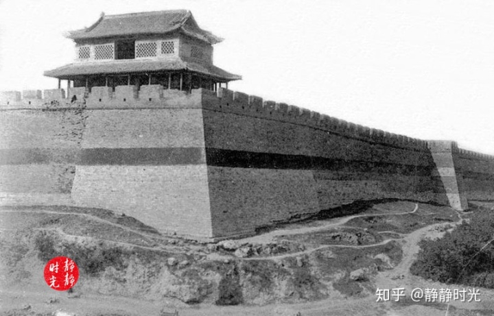 济南的西城门就是泺源门水源头趵突泉(组图)(图2)