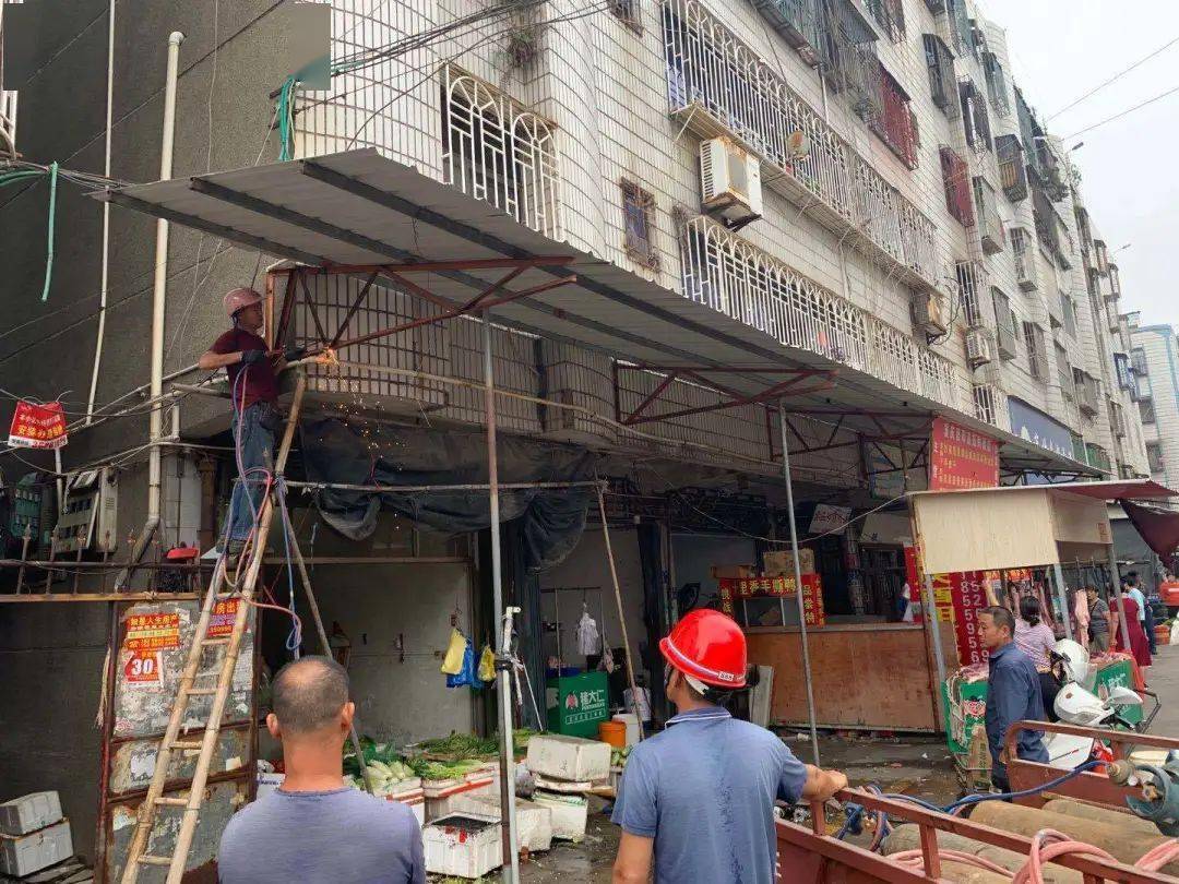 彩钢房窗户安装图 厦门推进灾后恢复重建与城市建设管理再提升(组图)(图3)