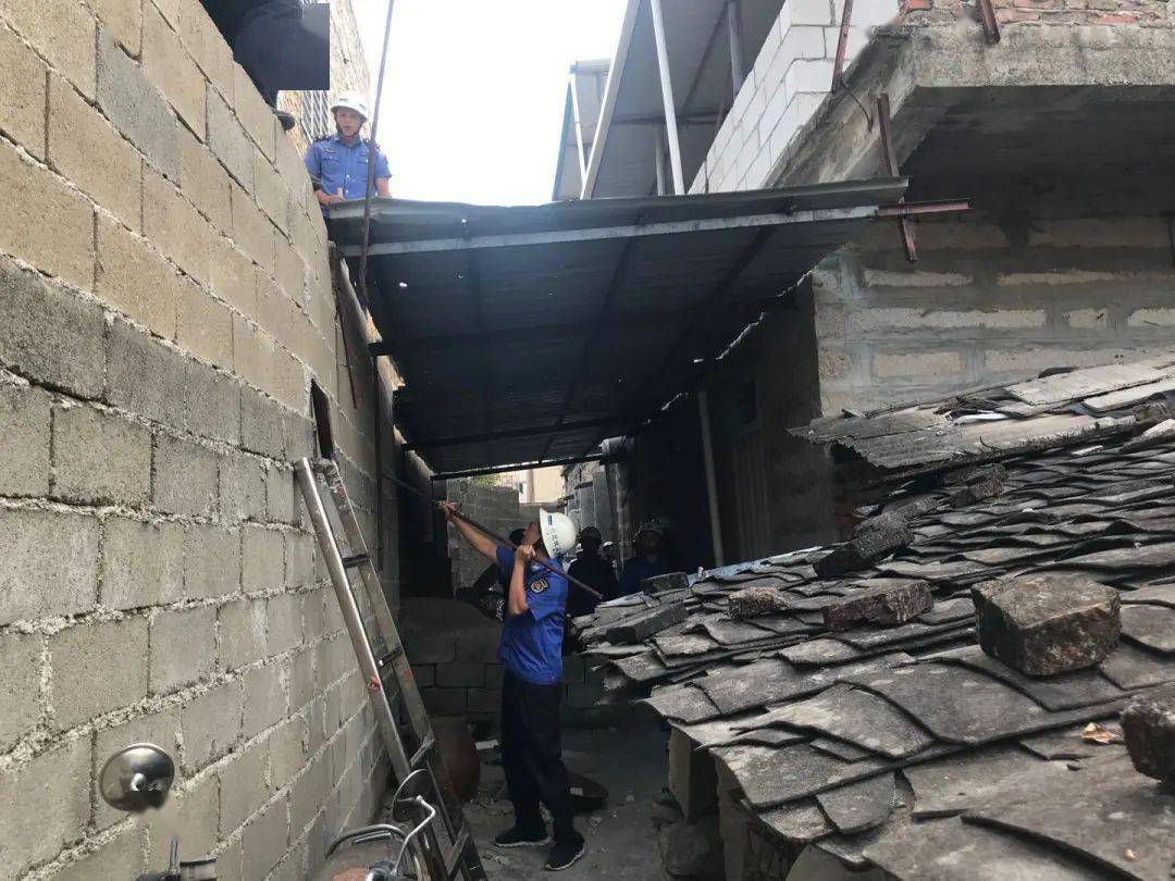 彩钢房窗户安装图 厦门推进灾后恢复重建与城市建设管理再提升(组图)(图6)