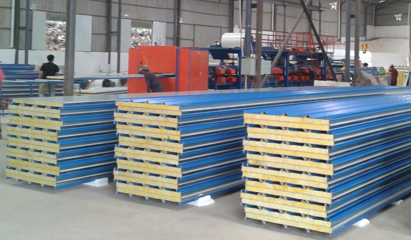 净化彩钢板在净化工程中起着非常重要的作用。。(图2)