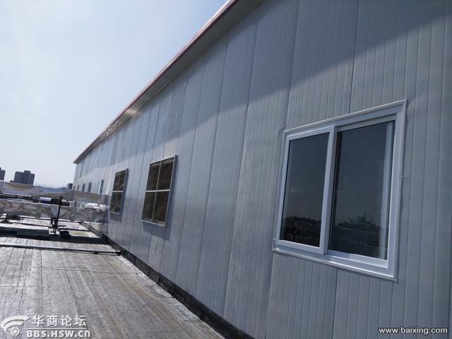 绿园区辽阳街便民疏导点过去占道彩钢房被全部拆除(图2)