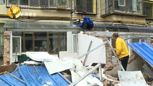 社区办公室联合青山区城市管理综合执法局集中拆除春光小区13号违建(图10)