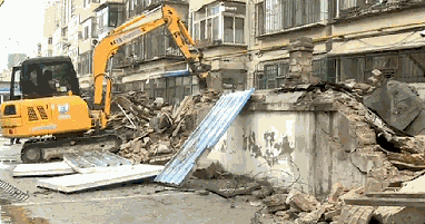 社区办公室联合青山区城市管理综合执法局集中拆除春光小区13号违建(图8)