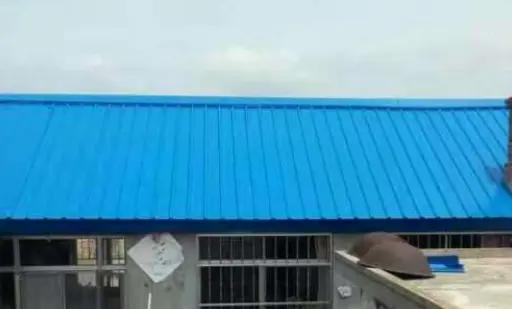 选择彩钢屋顶有什么好处？新房子还是旧房子？(图1)