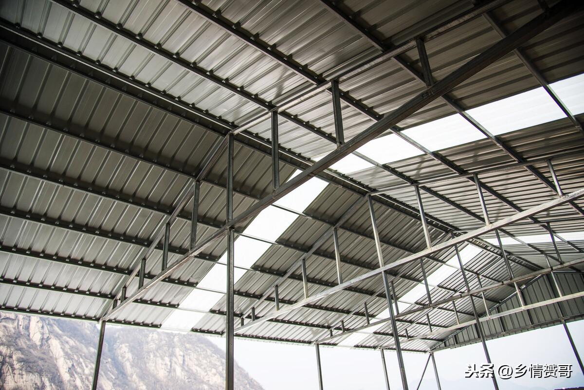 彩钢瓦被广泛应用，农村人不后悔，为啥这样说呢？(图4)