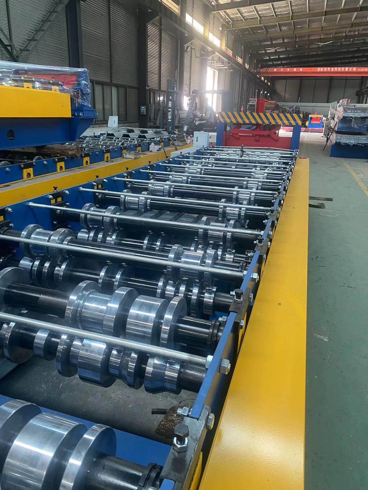 820型楼承板机设备主要特点及适应主体钢结构快速施工(图3)