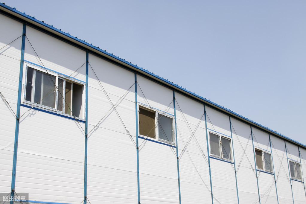 彩钢房檩条设计尺寸与安装尺寸实际不符的改正(图1)