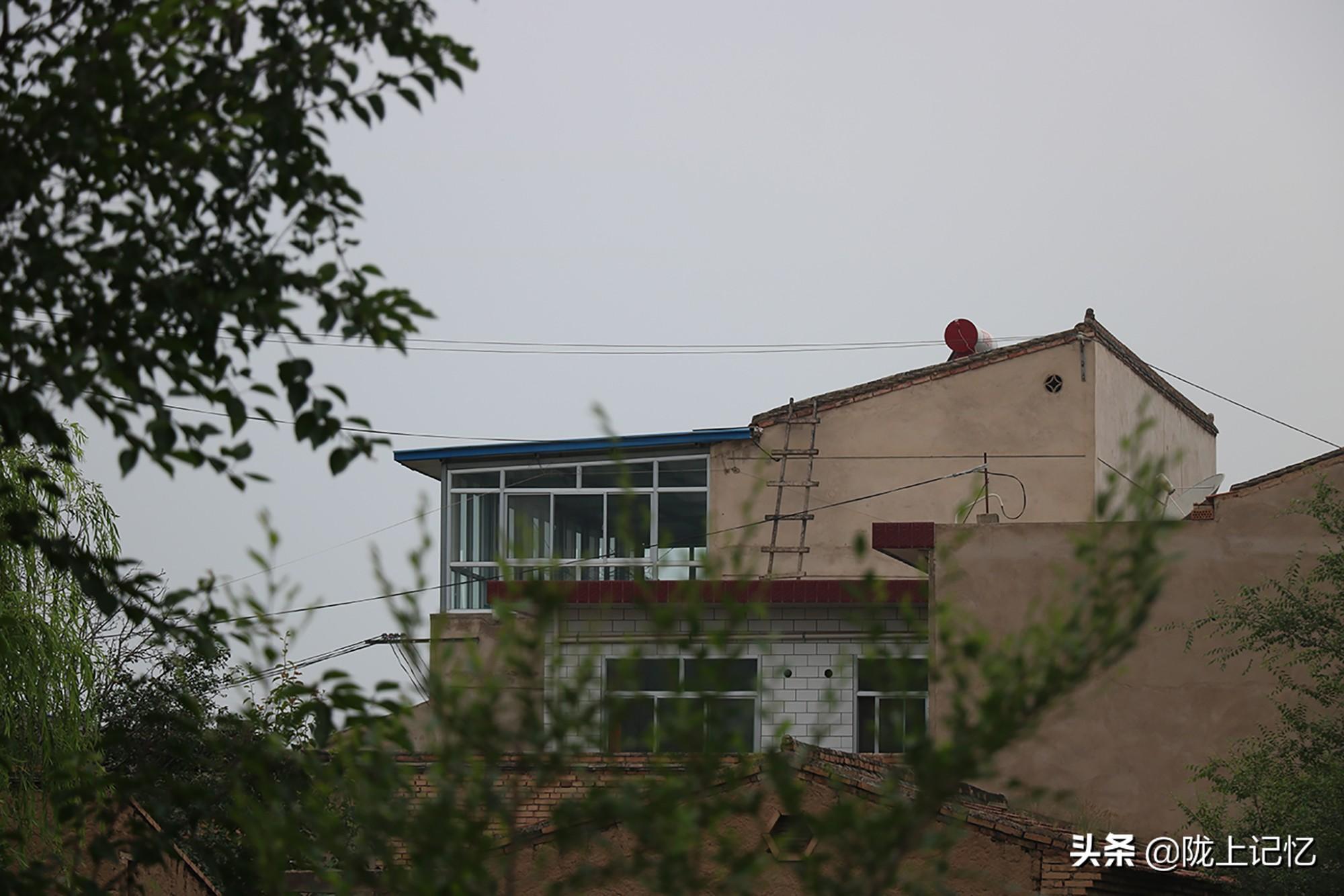 彩钢顶在农村确实是越来越多家庭自建房的重要原因(图3)