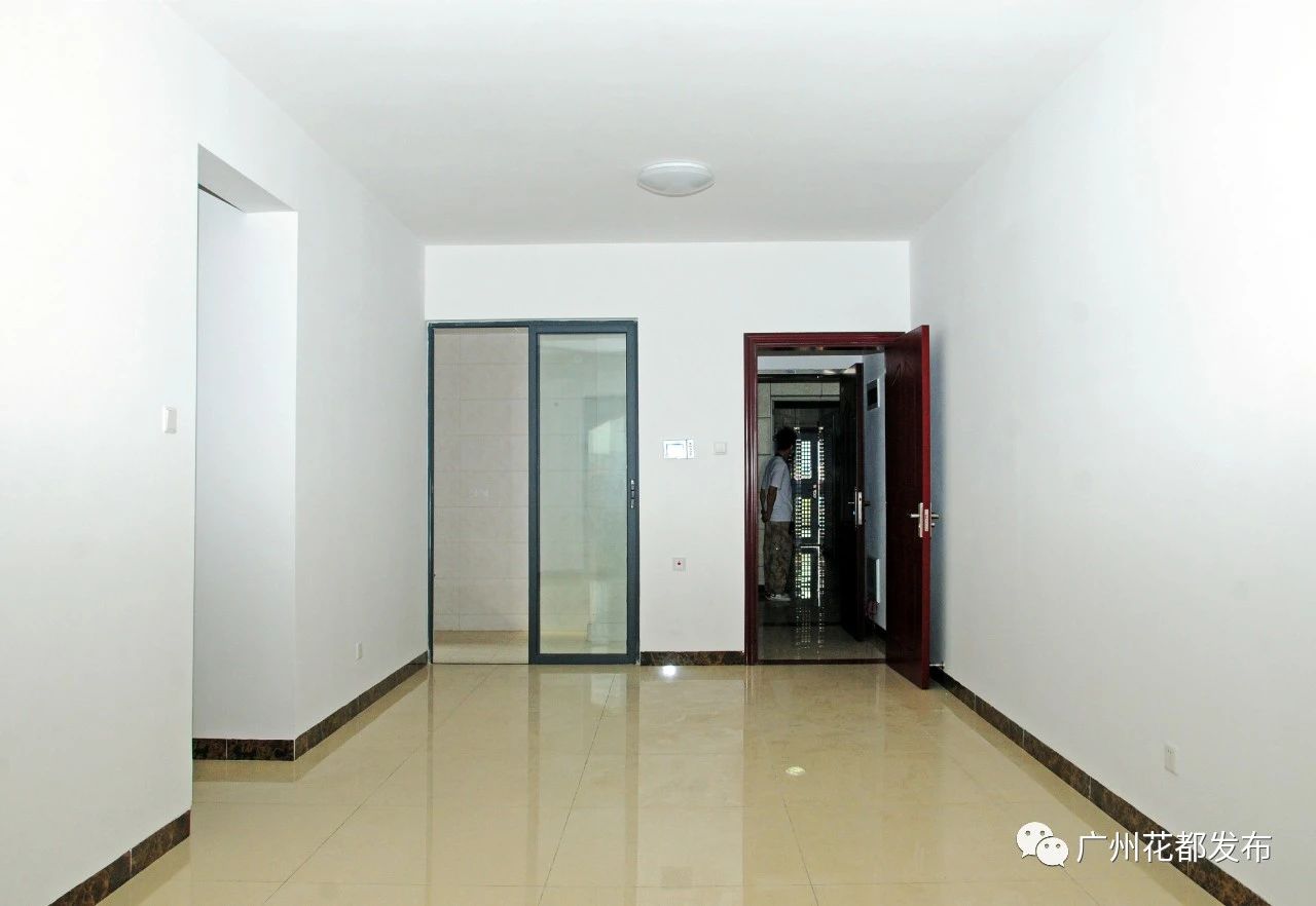 明明是居住区，却出现三个小卖店，到底是方便了小区居民？(图10)