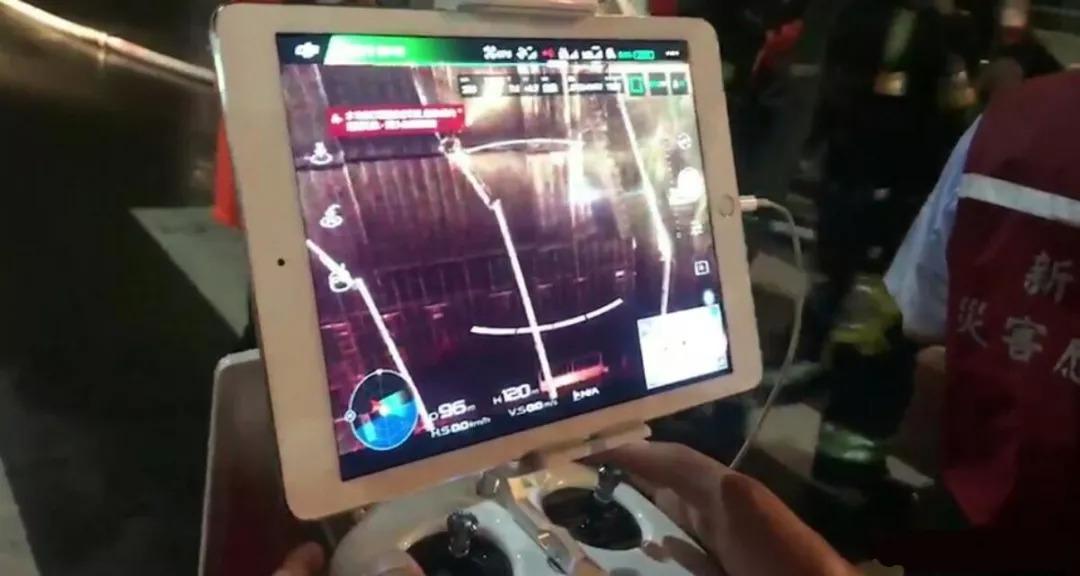 台湾新北一座兴建中的大楼发生火灾10层楼全部烈焰吞噬(图11)